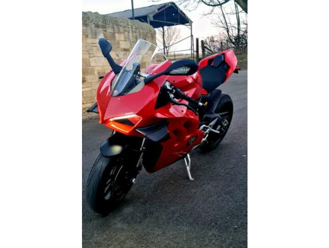 Ducati Panigale V4 Low Mileage Lots of Extras