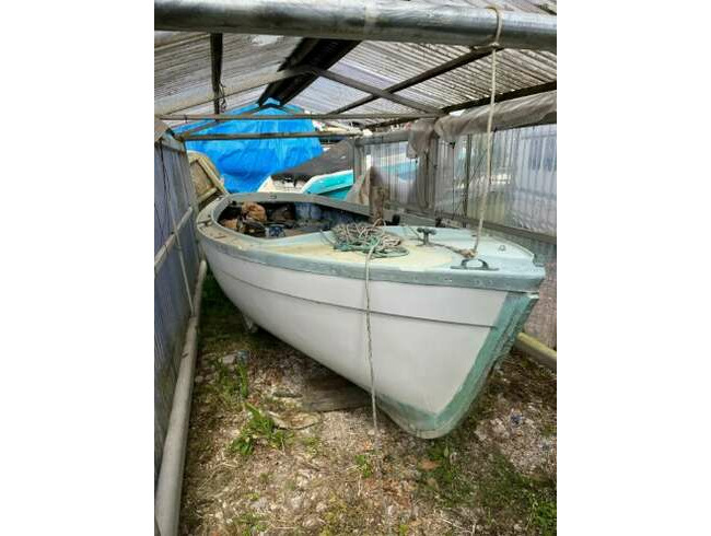 17 Ft 6 Ins Inboard Grp Hastings Beach Boat Unfinished Project Engine Needs Fitting