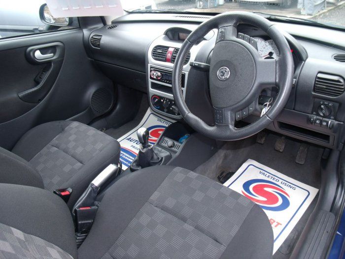 2005 Vauxhall Corsa 1.2i 16V SXi+ 3dr image 4