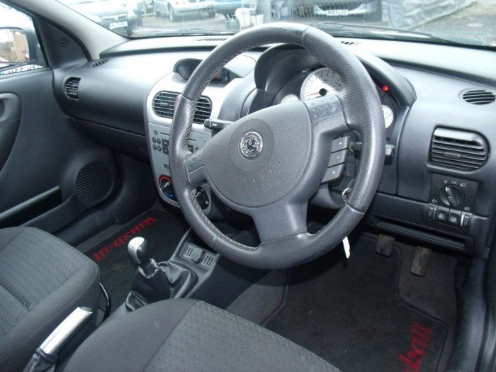 2005 Vauxhall Corsa 1.2i 16V SXi 5dr image 4