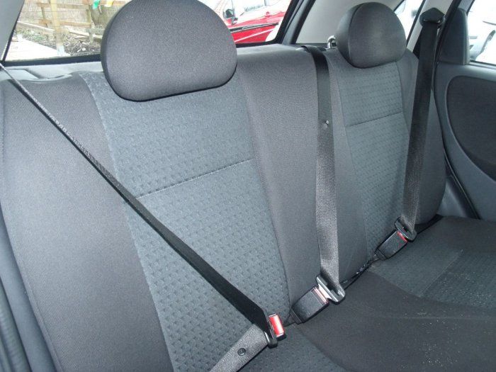 2005 Vauxhall Corsa 1.2i 16V SXi 5dr image 5