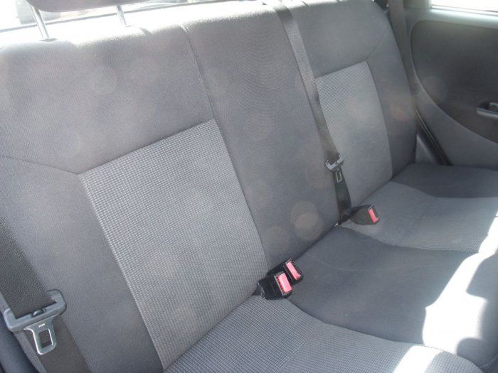 2005 Vauxhall Corsa 1.2i 16V Design 5dr image 5