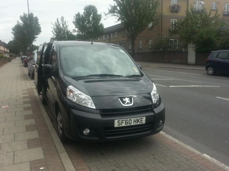 2010 Peugeot Expert Euro Bus image 1