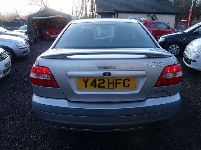 2001 Volvo S40 1.8 SE 4dr image 3