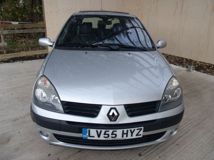 2005 Renault Clio 1.2 16V 3dr image 2
