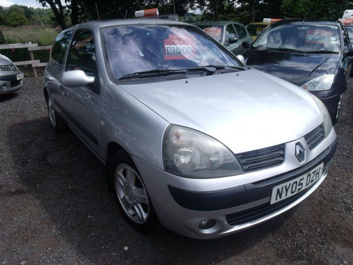 2005 Renault Clio 1.2 Dynamique 16v image 1