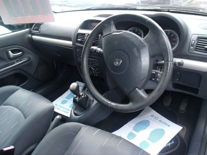 2005 Renault Clio 1.2 Dynamique 16v image 4