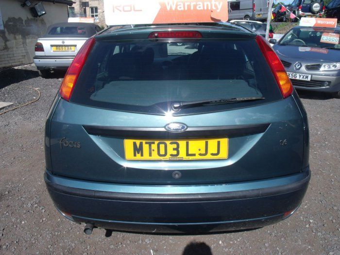 2003 Ford Focus 1.6 Zetec 5dr image 3