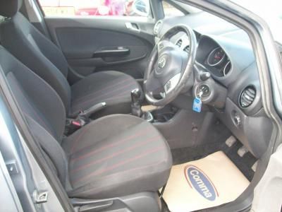 2009 Vauxhall Corsa 1.4i 16v SXi 5dr image 4
