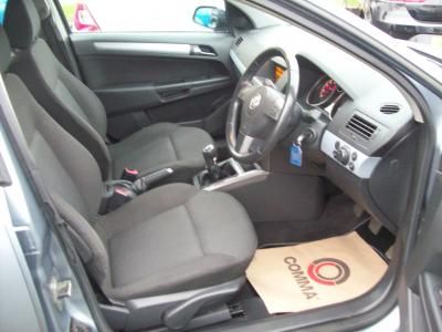 2005 Vauxhall Astra 1.6i 16v Breeze 5dr image 4