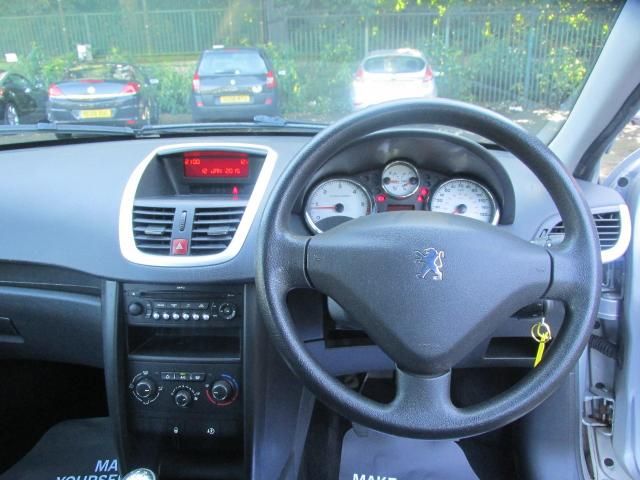 2009 PEUGEOT 207 1.6 SW S HDI 5dr image 4