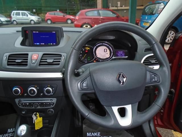 2010 RENAULT MEGANE 1.5 DCI 3dr image 4