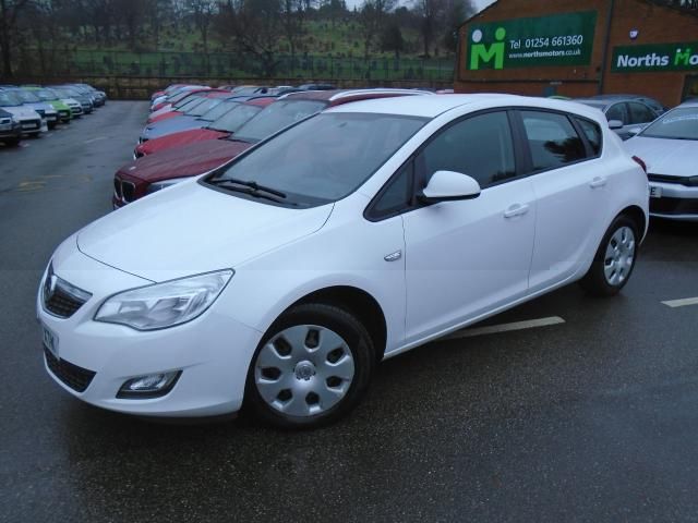 2011 VAUXHALL ASTRA 1.3 CDTI ECOFLEX 5dr image 1
