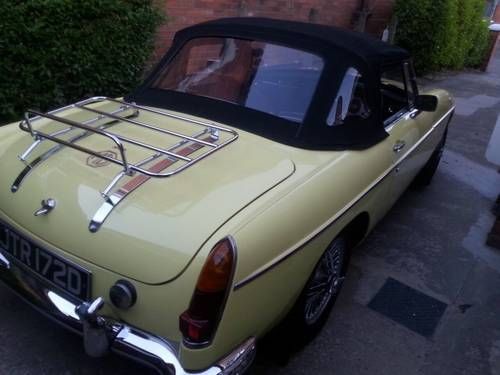 1966 MGB image 2