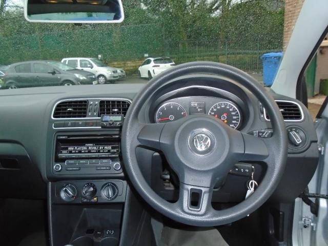 2011 VOLKSWAGEN POLO 1.2 5dr image 4