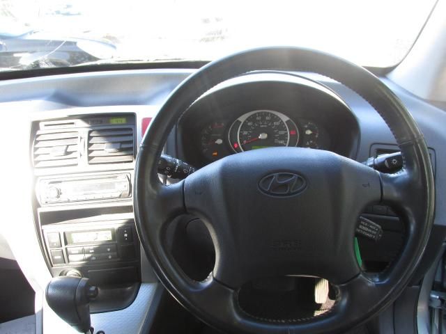 2009 HYUNDAI TUCSON 2.0 5dr image 4