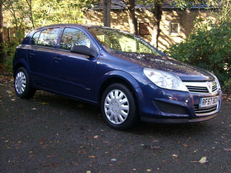 2007 Vauxhall Astra 1.7 CDTi 16v Club 5dr image 1