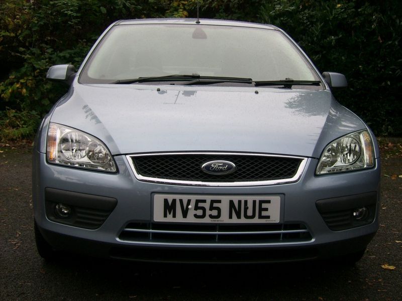 2005 Ford Focus 1.6 Ghia 4dr image 2