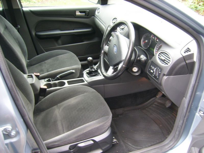 2005 Ford Focus 1.6 Ghia 4dr image 5