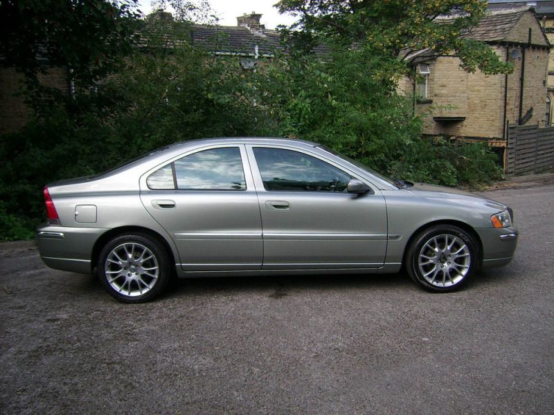 2006 Volvo S60 2.4 TD D5 SE 4dr image 3