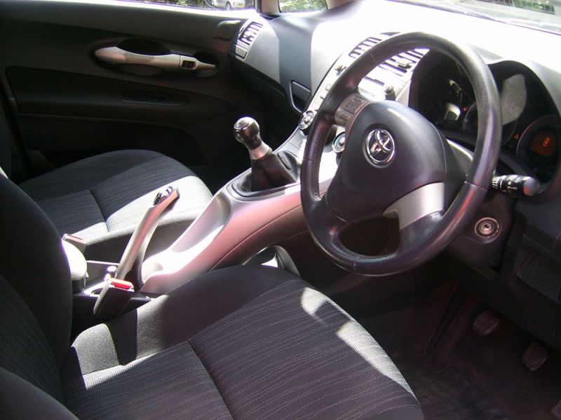 2007 Toyota Auris 1.6 VVT-i T3 5dr image 5