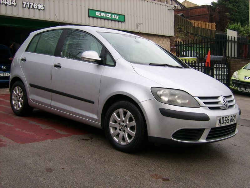 2005 Volkswagen Golf Plus 1.6 FSI SE 5dr image 1