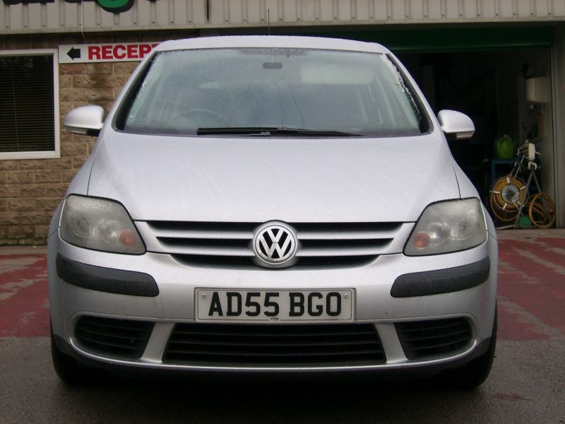 2005 Volkswagen Golf Plus 1.6 FSI SE 5dr image 2