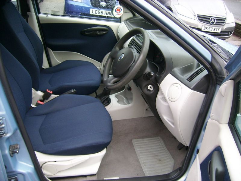 2003 Fiat Punto 1.2 8v Dynamic 5dr image 5