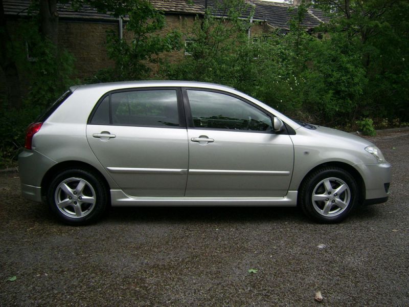 2004 Toyota Corolla 1.4 5dr image 3