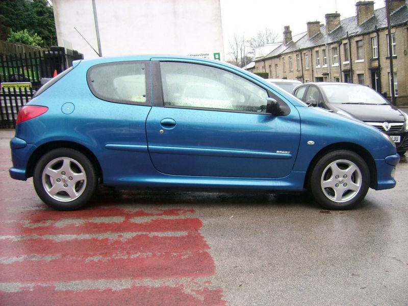 2005 Peugeot 206 1.1 8v Sport 3 image 3