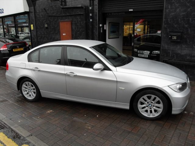 2006 BMW 3 SERIES 320i SE 4dr image 1