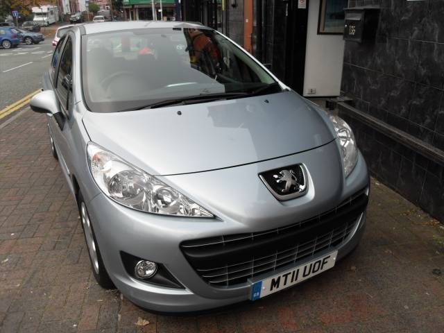 2011 PEUGEOT 207 1.4 HDi Active 5dr image 2