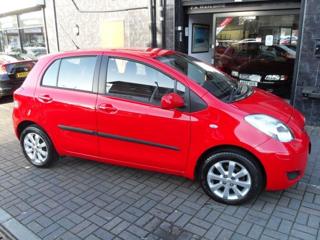 2009 TOYOTA YARIS 1.33 VVT-i TR 5dr image 1