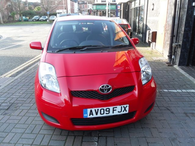 2009 TOYOTA YARIS 1.33 VVT-i TR 5dr image 2