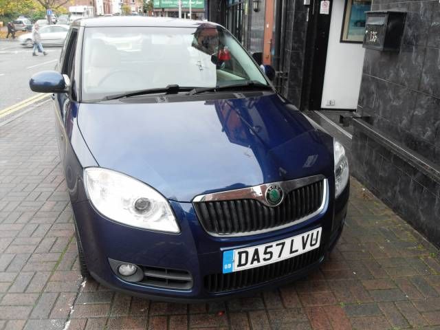 2007 SKODA FABIA 1.6 16V 3 5dr image 2