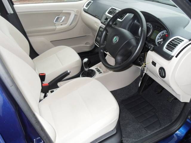 2007 SKODA FABIA 1.6 16V 3 5dr image 5