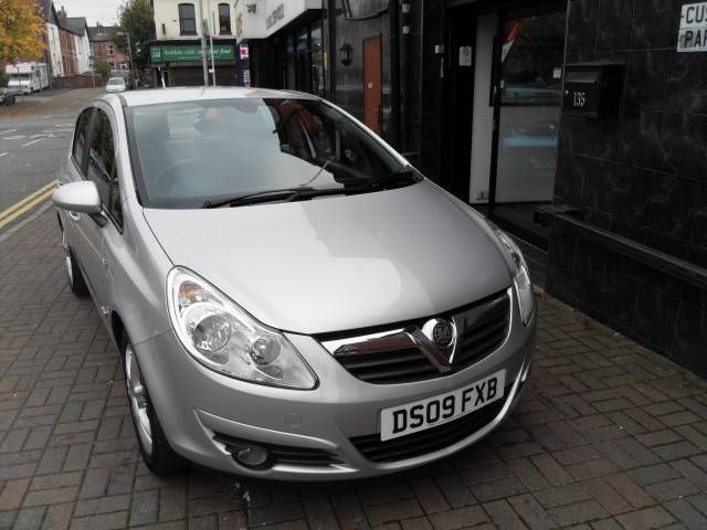 2009 VAUXHALL CORSA 1.4i 16V 5dr image 2