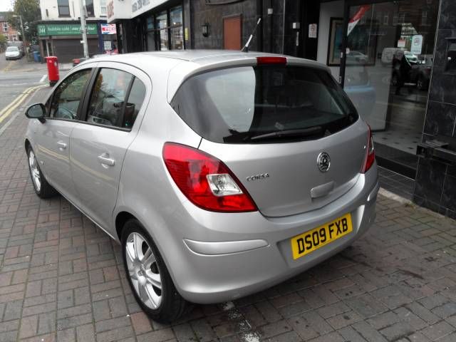 2009 VAUXHALL CORSA 1.4i 16V 5dr image 4