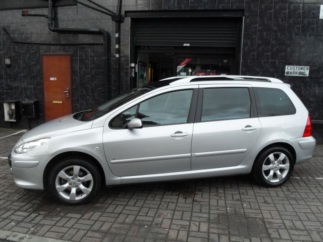 2007 PEUGEOT 307 1.6 SE 5dr image 3