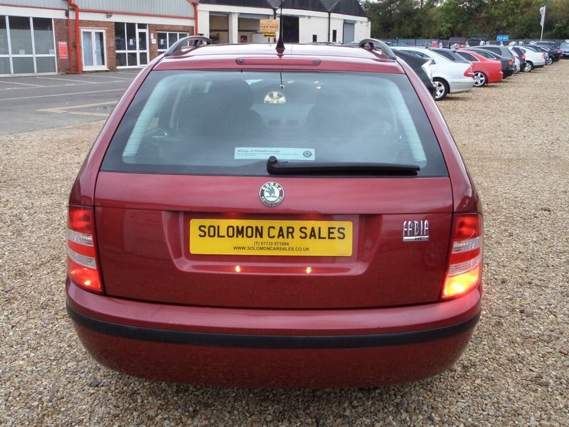 2005 Skoda Fabia image 2