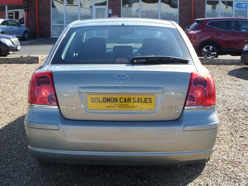 2004 Toyota Avensis image 3