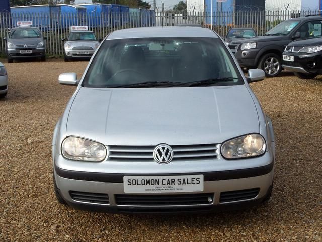 2002 Volkswagen Golf TDi image 2
