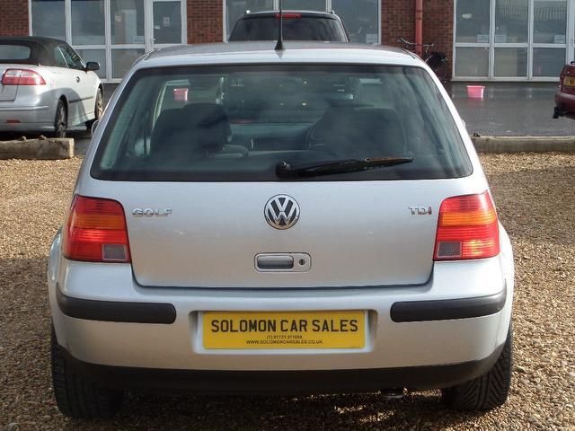 2002 Volkswagen Golf TDi image 3