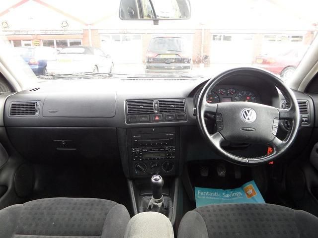 2002 Volkswagen Golf TDi image 4