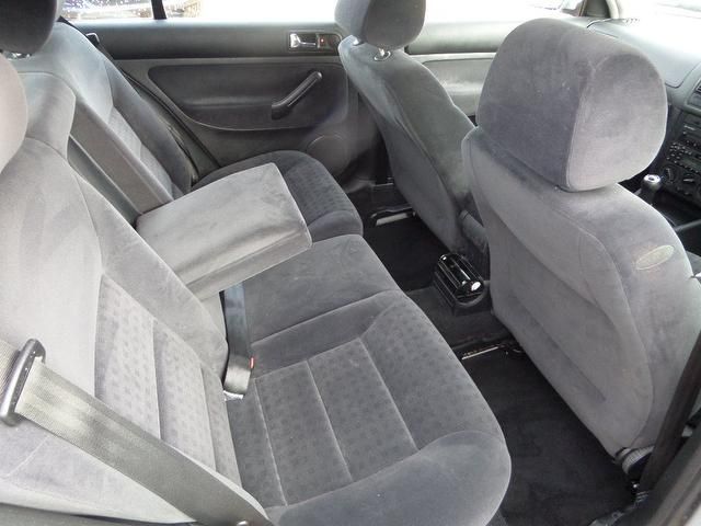 2002 Volkswagen Golf TDi image 5