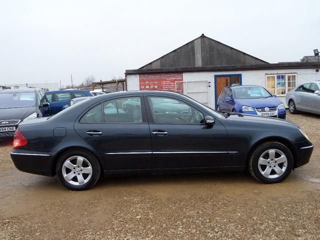2003 Mercedes E270 CDI Elegance image 2