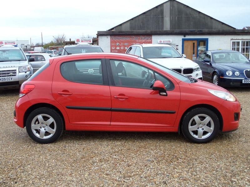 2010 Peugeot 207 image 3