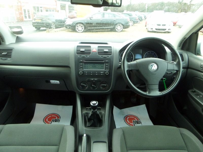 2005 Volkswagen Golf TDi image 4