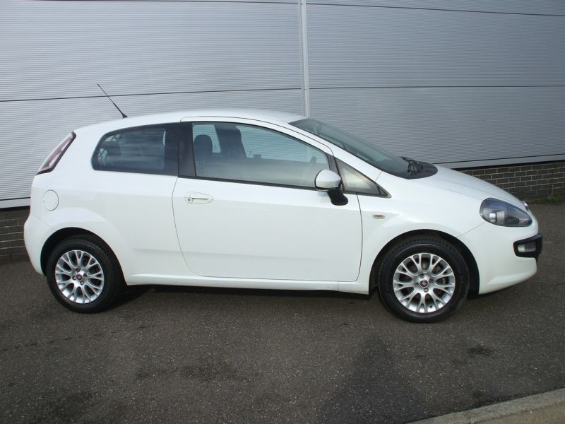 2012 Fiat Punto Evo 1.2 Mylife image 2
