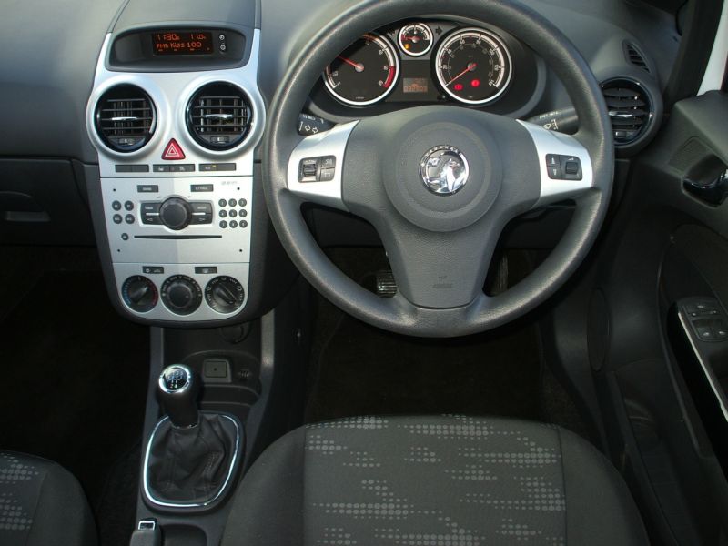 2013 Vauxhall Corsa 1.3 CDTi Ecoflex image 4